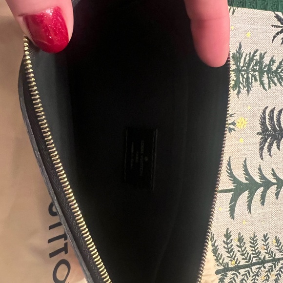 Louis Vuitton Neverfull Game On POUCH new, never used. Authentic. - Picture 4 of 11